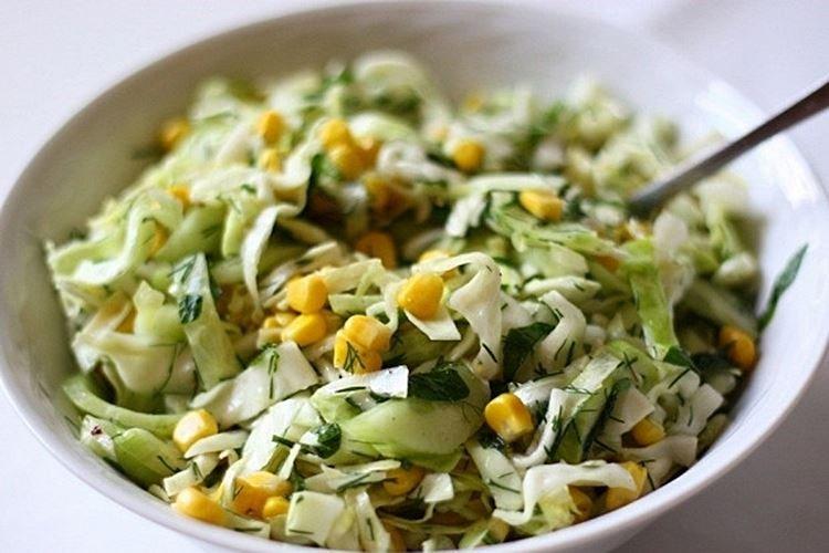 Салат с кукурузой и капустой - рецепты