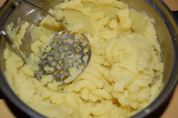 Тесто из картофельного пюре. Рецепт для пирожков, пирога, пиццы, лепешек